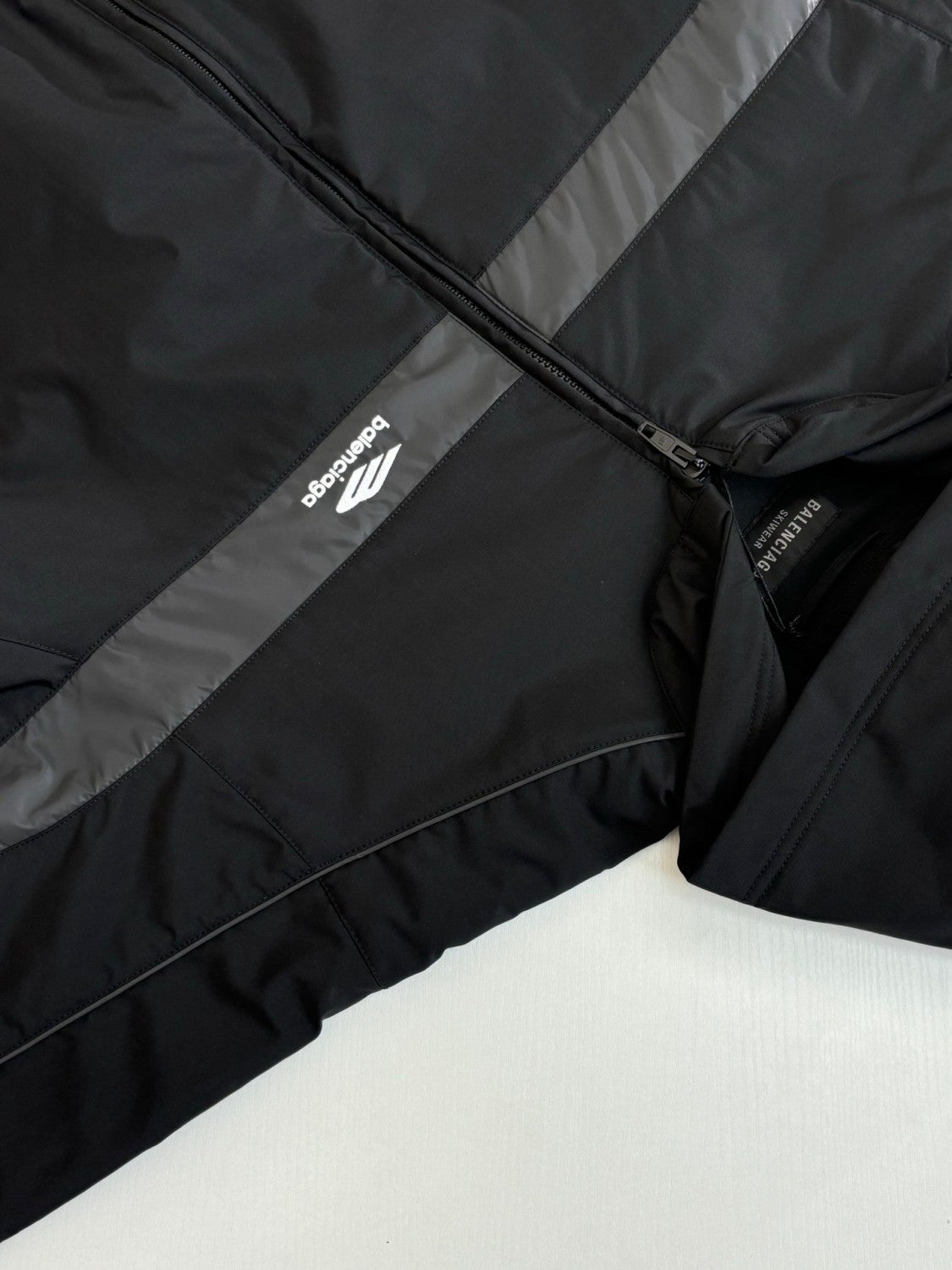 Balenciaga Men's 3b Sports Icon Ski Tracksuit Parka in Black #337220