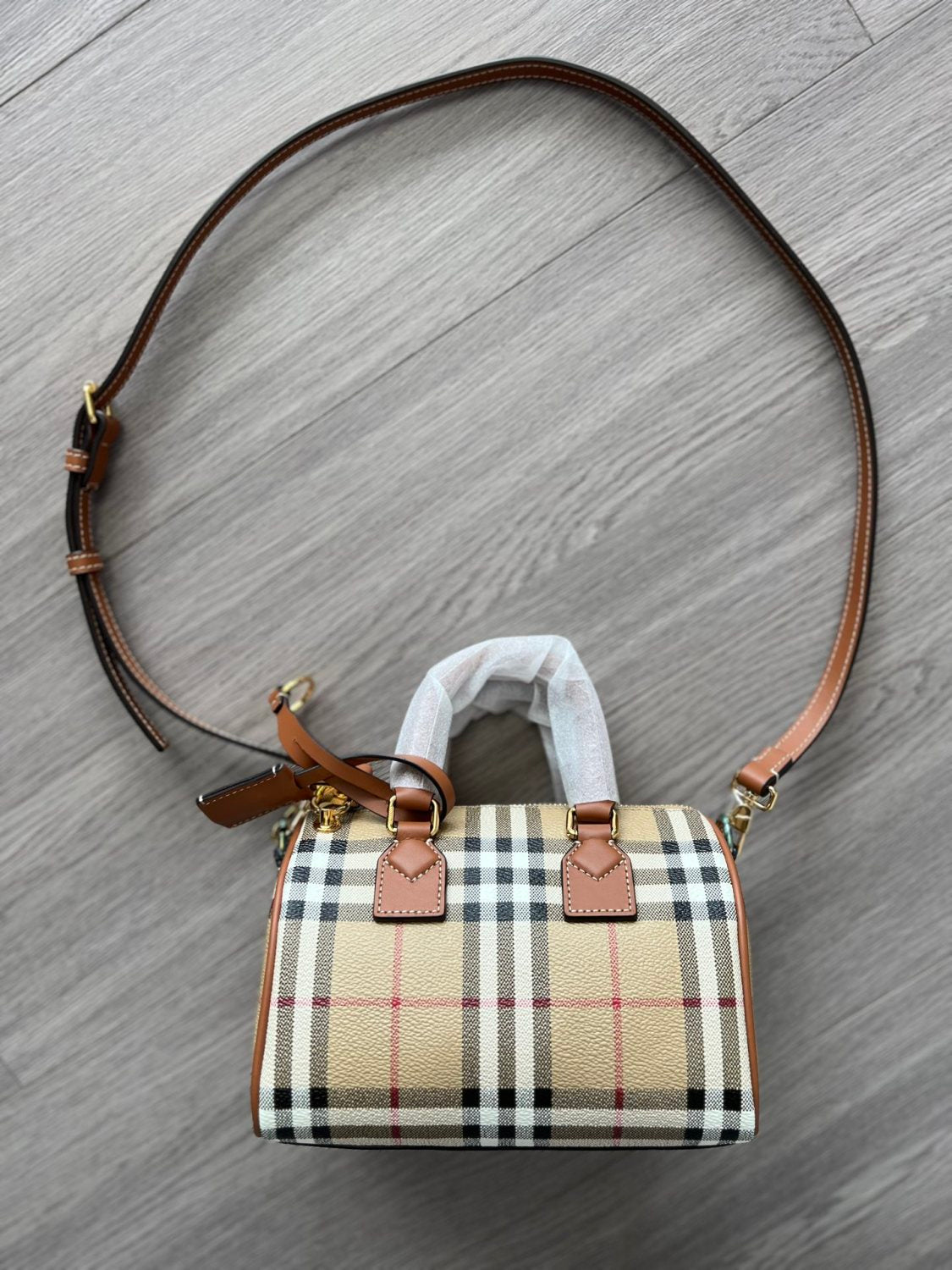 Burberry Women's Fashion Classic Letter Embossed Logo Adjustable Shoulder Strap Zipper Closure Mini Checkered Bowling Bag Bags 80713571 #79182