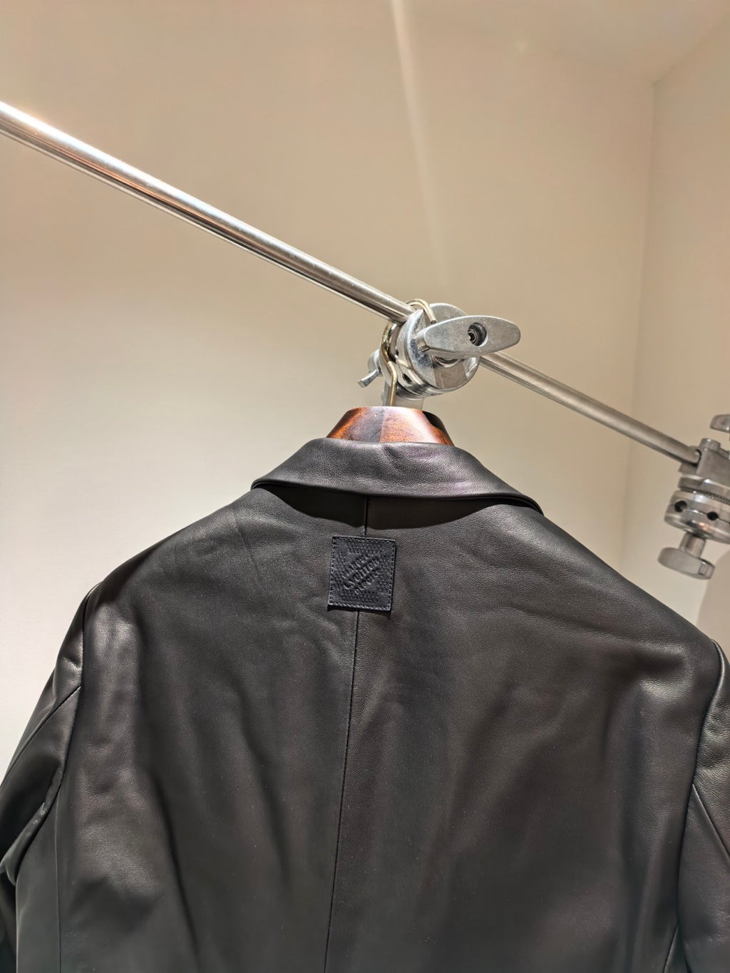 Louis Vuitton Men's Spring/Autumn Solid Color Single-Breasted V-Neck Leather Long-Sleeved Suit Jacket #77734