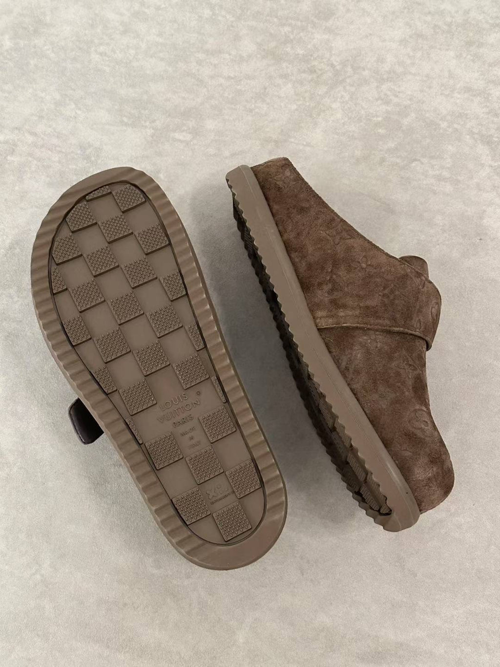 LOUIS VUITTON LV Easy Mule #386980