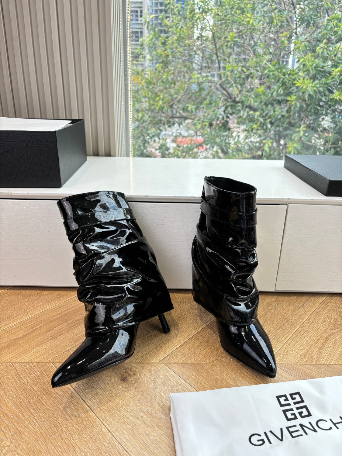 Givenchy Women's New Style Cavalier Boots Glossy Leather Boots Leather Strap Metal Buckle Asymmetric 4G LOGO Metal Padlock #333020