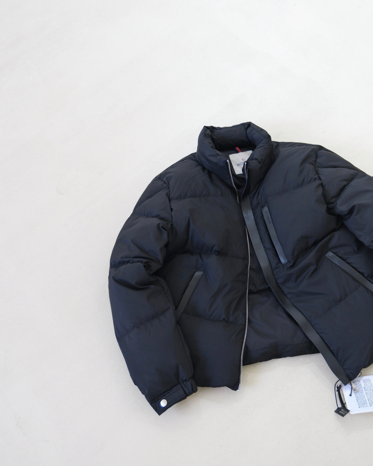 Moncler Besbre Short Down Jacket #336609