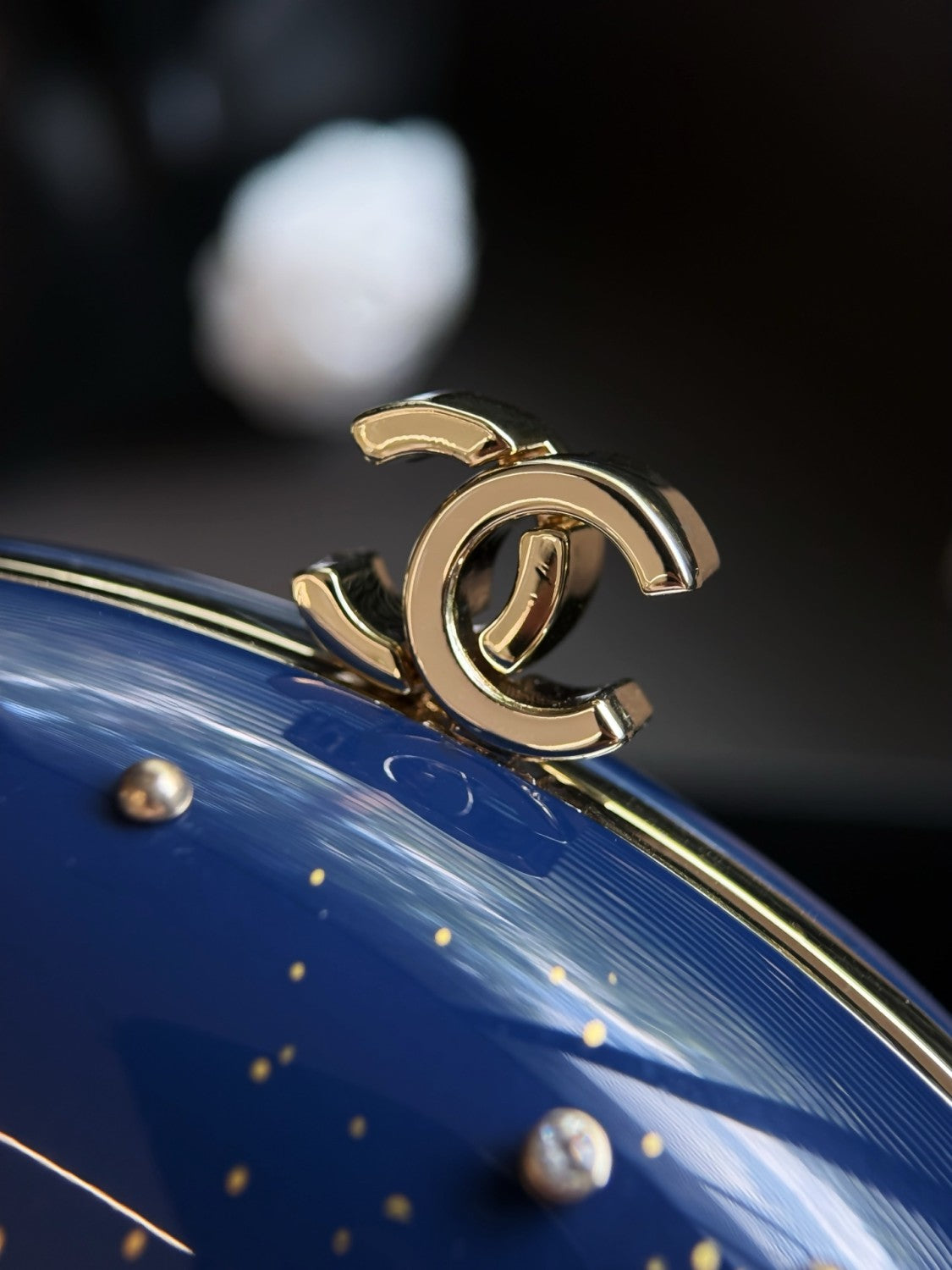 Chanel Egg Minaudiere Spring/summer 2026 Evening Bag Oval Design With A Metal Chain Shoulder Strap Combining Practicality And Style Bag Bags AS6271 #197463