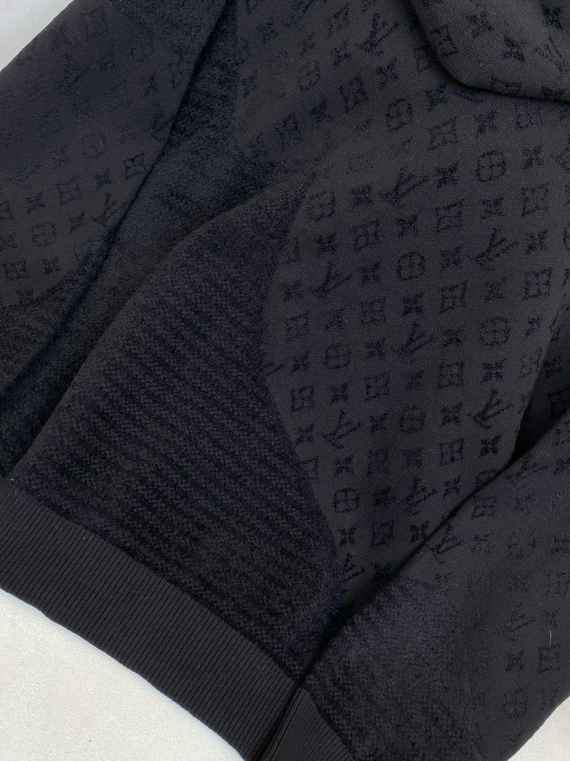 Louis Vuitton Men's Spring and Autumn Solid Color Letter Printed Cotton Long Sleeve Hooded Sweatshirt #75315