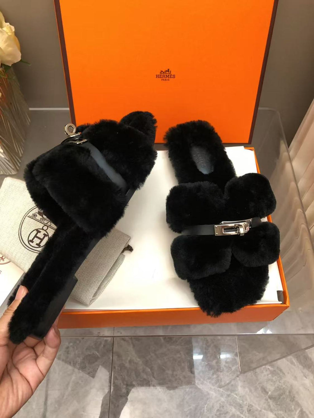Hermes Women's Spring. Summer. And Fall Solid Color Wool And Leather Slip-On Flat Casual Shoes #81516