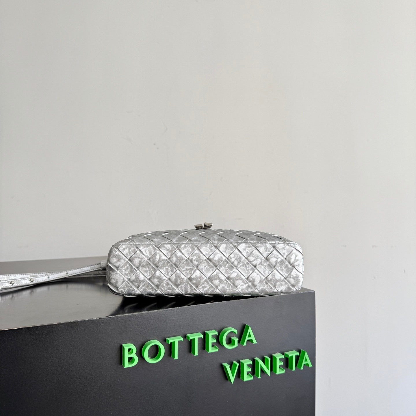 Bottega Veneta Women's New Woven Zipper Crossbody Bag Makeup Bags #195271