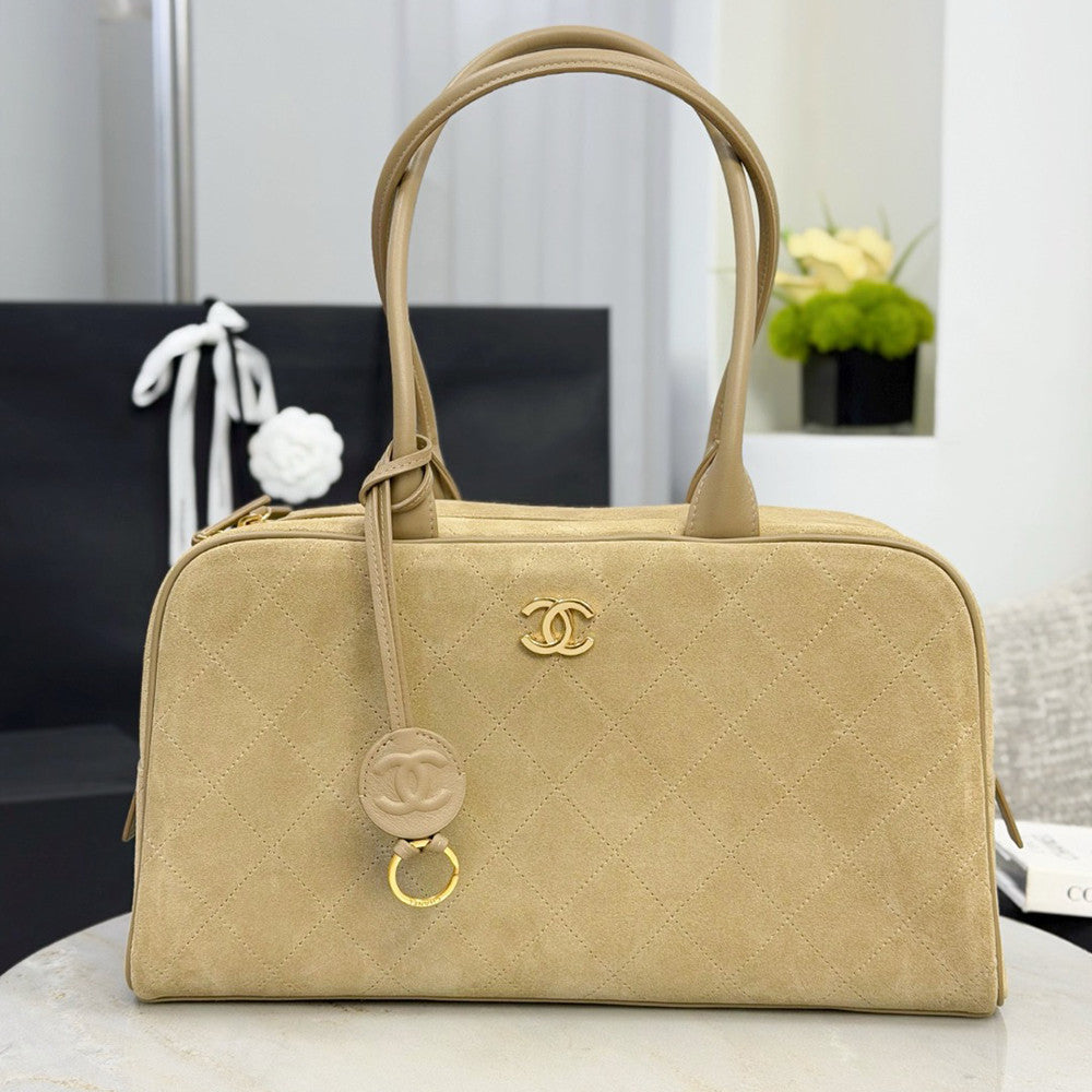 Chanel 𝟐𝟔𝐒 Vintage Suede Bowling Bag Classic Diamond-quilted Design With Metallic Double C Logo Large Capacity Tote Bag Bags #197473