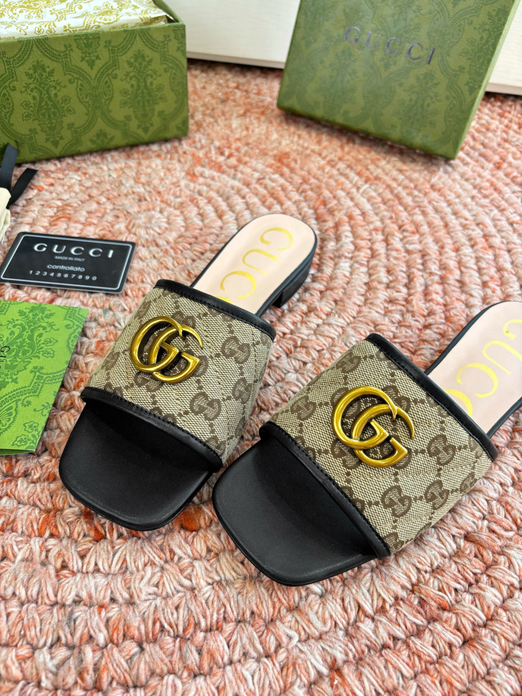 Gucci Platform Slippers Mules #377885