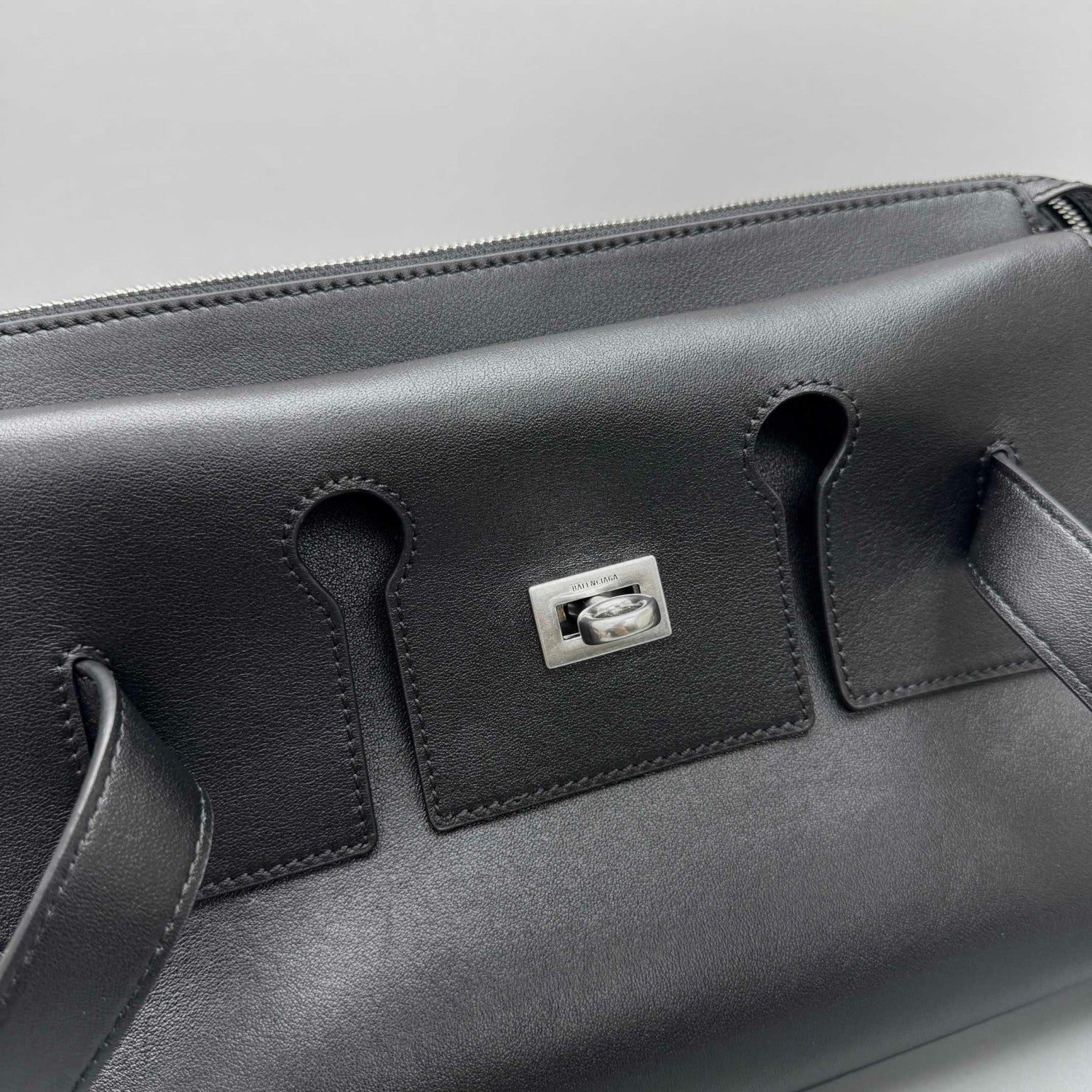 Balenciaga Bel Air Men's Solid Color Distressed Silver Metal Accessory Cowhide Messenger Bag Shoulder Bags #77339