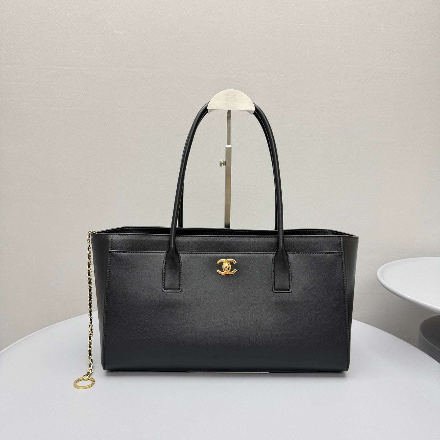 Chanel Small Shopping Bag Calfskin Gold-tone Metal #381318