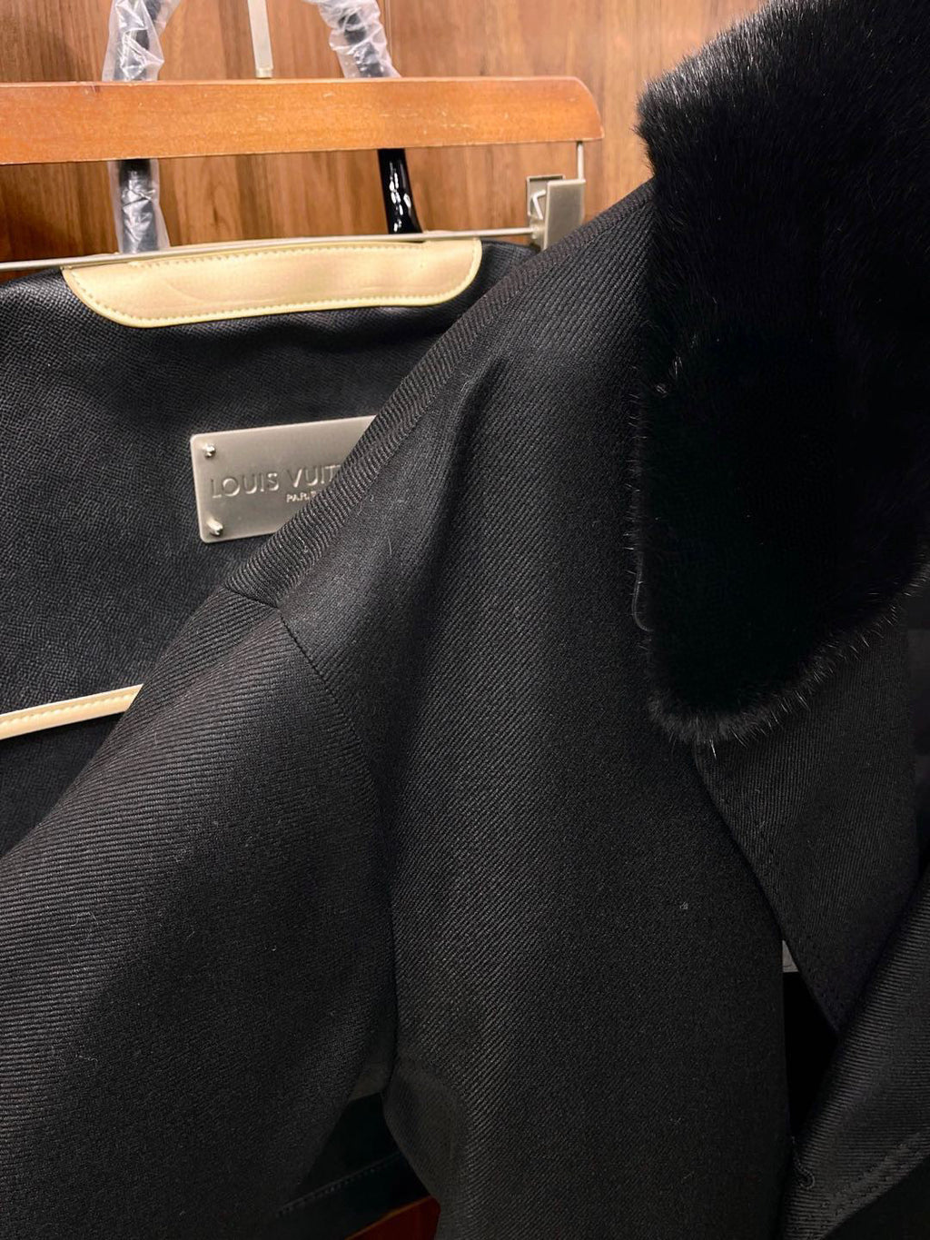 Louis Vuitton Men's Fall And Winter Mink Fur Collar Casual Down Jacket With Multiple Pockets Long Coat Ngvp #9873