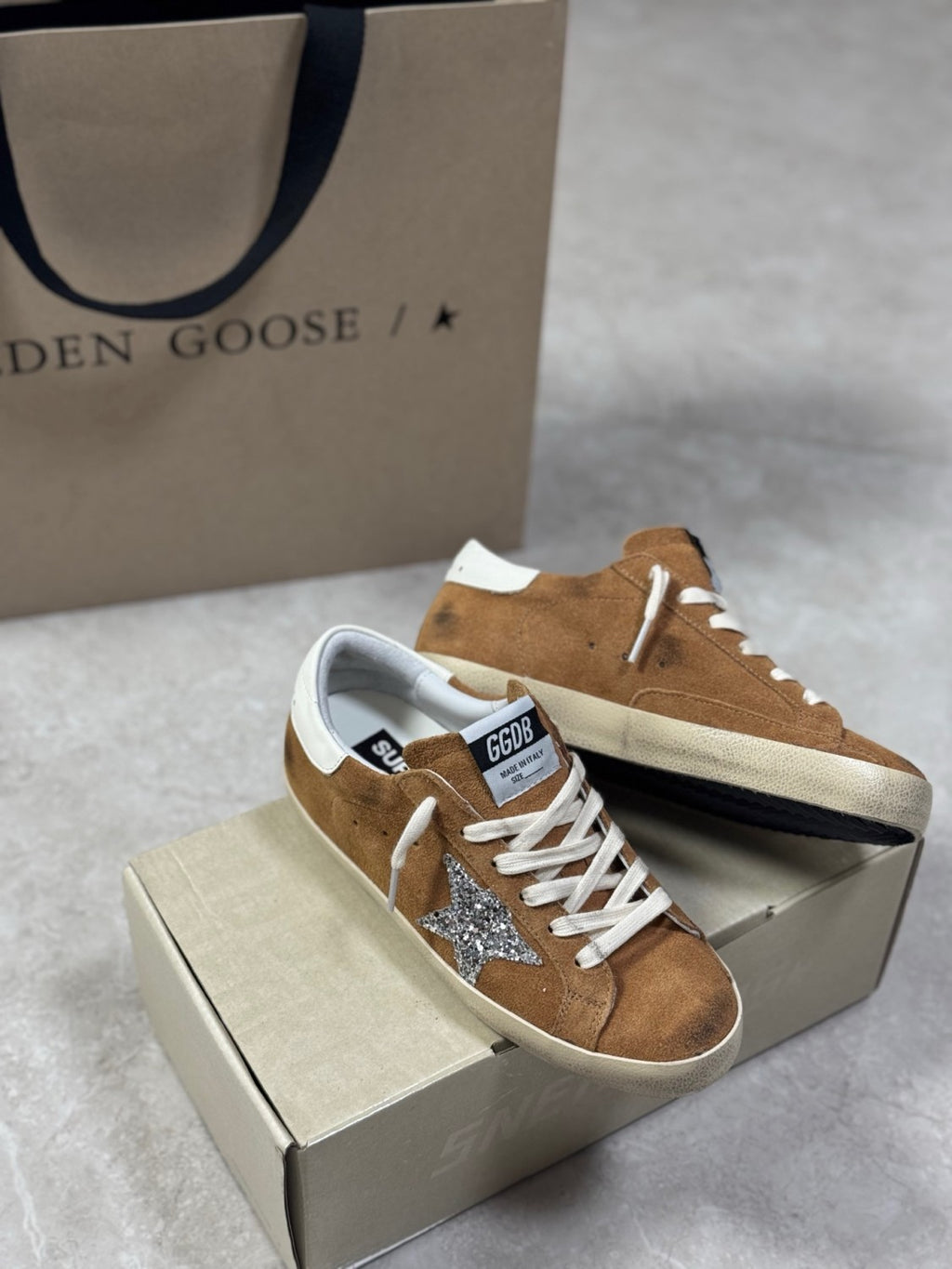 Golden Goose Ball Star in Gray Suede With Leather Star and Nappa Leather #382031