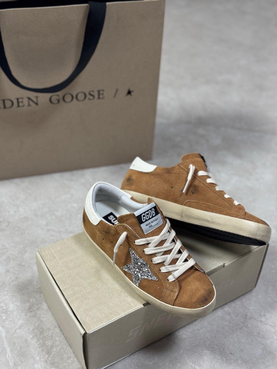 Golden Goose Ball Star in Gray Suede With Leather Star and Nappa Leather #382031
