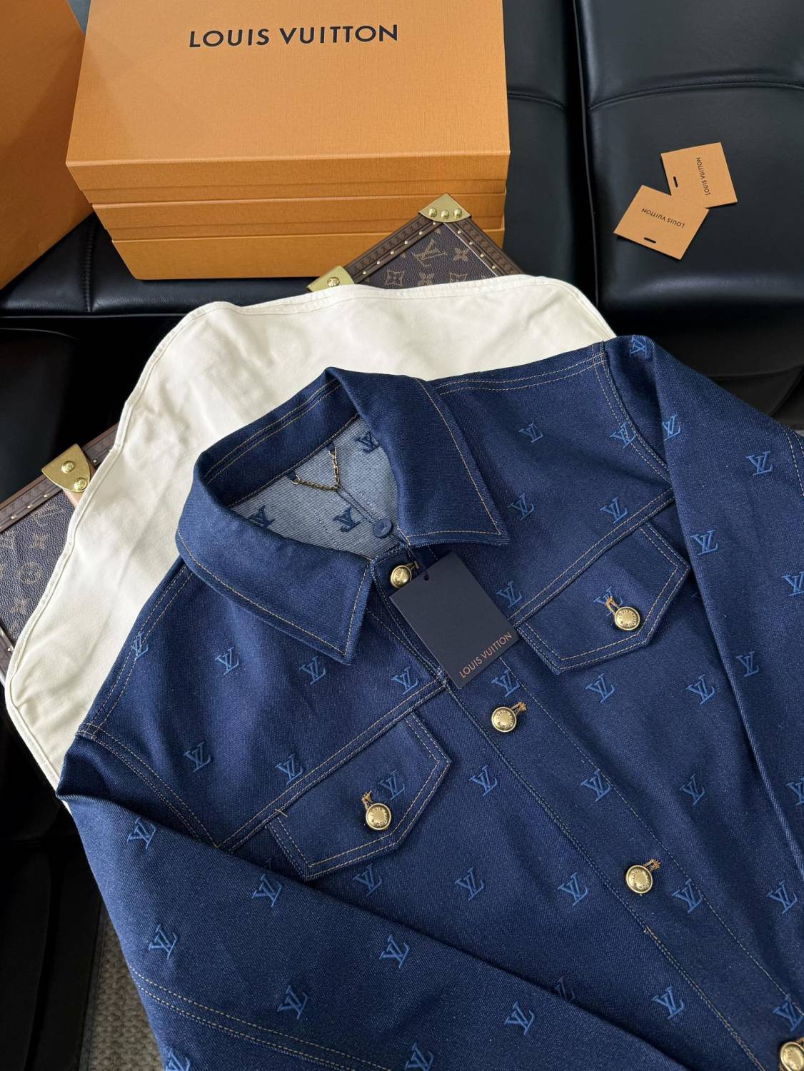 Louis Vuitton Men's Spring And Autumn Logo Embroidery Color Line Single Breasted Denim Long Sleeved Jacket Jeans Pants Set Suit #74128