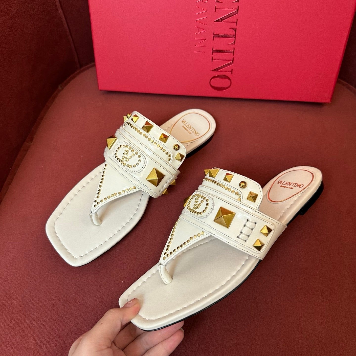 Valentino Women's Summer Solid Color Leather Studded Flat Toe Thong Sandals Slippers Shoes #76982