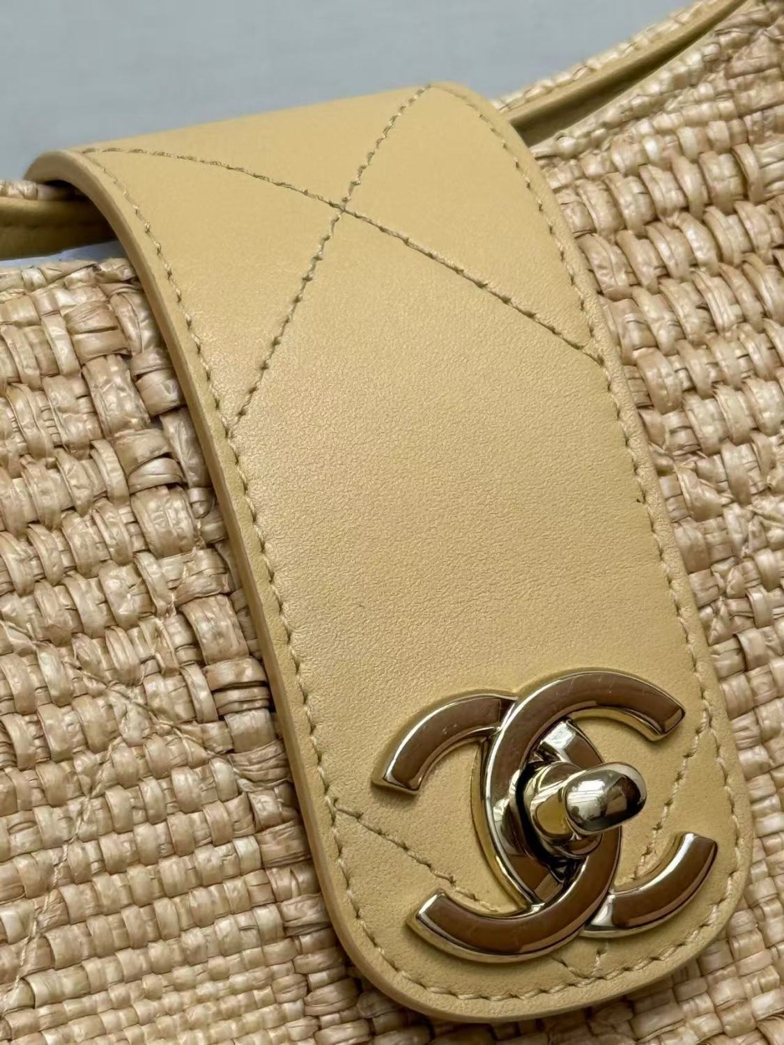 Chanel 2026 Spring/summer Preview Collection Shopping Bag Beige Woven Bags Gold-toned Metal-accented Leather Chain Crossbody Bag And Casual Straw Bags For Vacation #196025