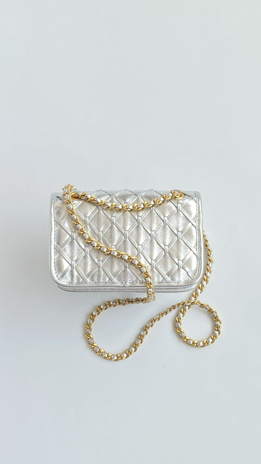 Chanel Women's Silver Lattice Chain Metallic Mirror Calfskin Shoulder Crossbody Bag Bags Metallic-colored Leather Tends To Fade Easily #76372