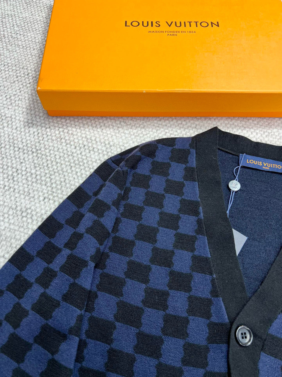 Louis Vuitton Men's Autumn And Winter V-neck Plaid Loose Wool Single Breasted Long Sleeved Jumper Jacket #99332