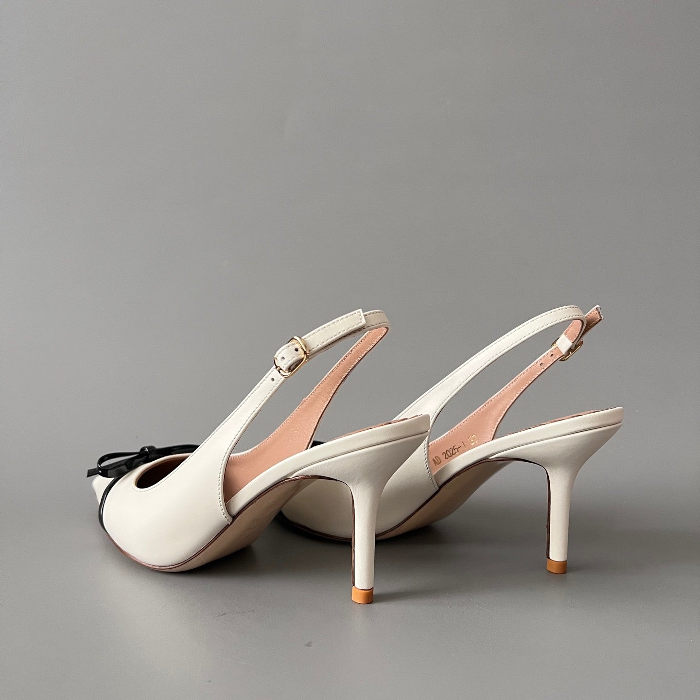 Valentino Bepointy Slingback Pump In Patent Leather And Kidskin 80MM #334525