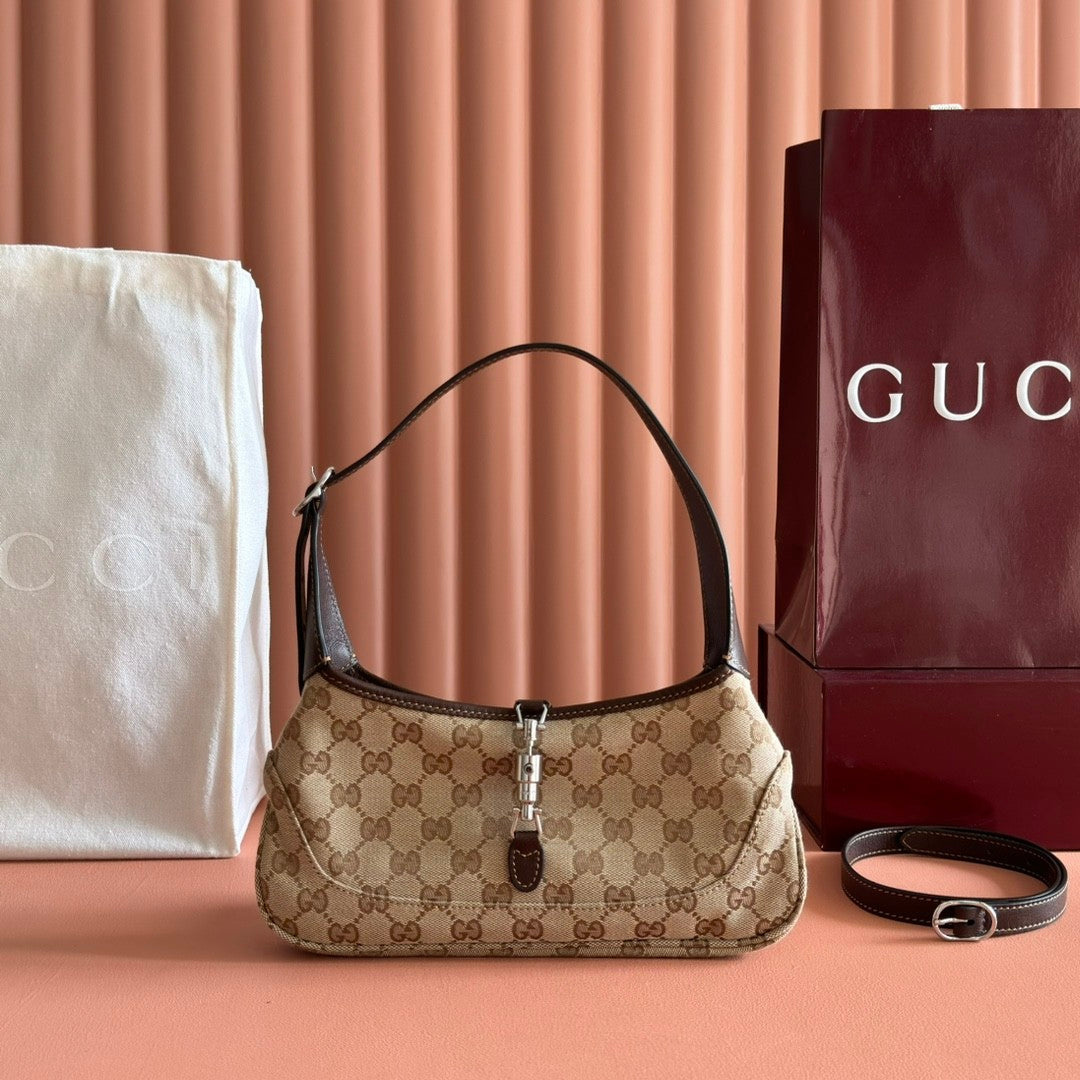 Gucci Jackie 1961 By Demna 2026 New Era Show Collection La Famiglia Jewelry Collection Handbag Fashionable. Retro Elegance Crossbody Bag 863136FAFV29651 #195620
