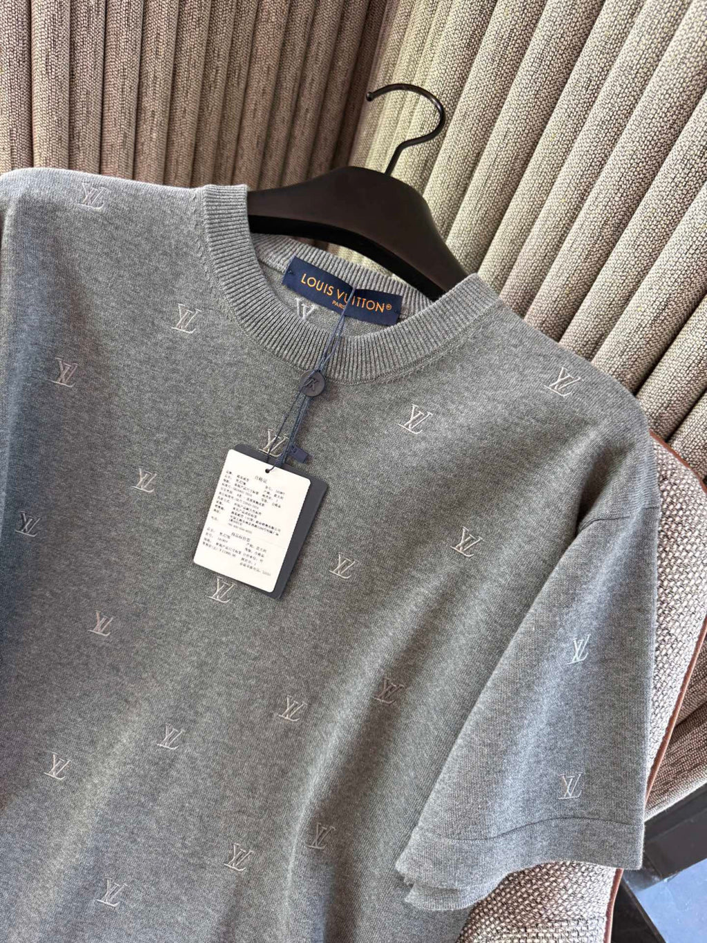 Louis Vuitton LV Blason Embroidered Short-Sleeved Crewneck #335682