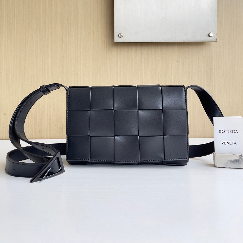 Bottega Veneta Women's Fashion Classic Two Tone Design Grained Leather Shoulder Bag Crossbody Bag Bags #79397