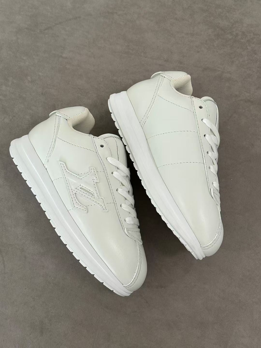 Louis Vuitton LV BUTTERSOFT Men's And Women's Spring/Fall Fashion Casual Round Toe Lace Up Leather Embossed Low Top Sneakers Shoes #78571