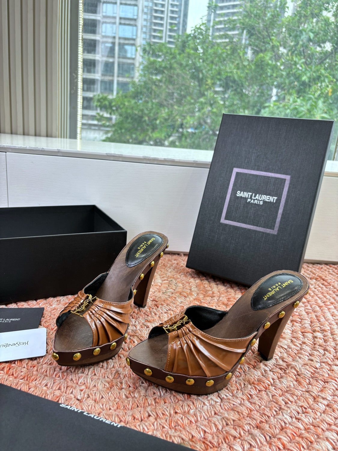 Saint Laurent BABYLONE Clogs in Smooth Leather #379492