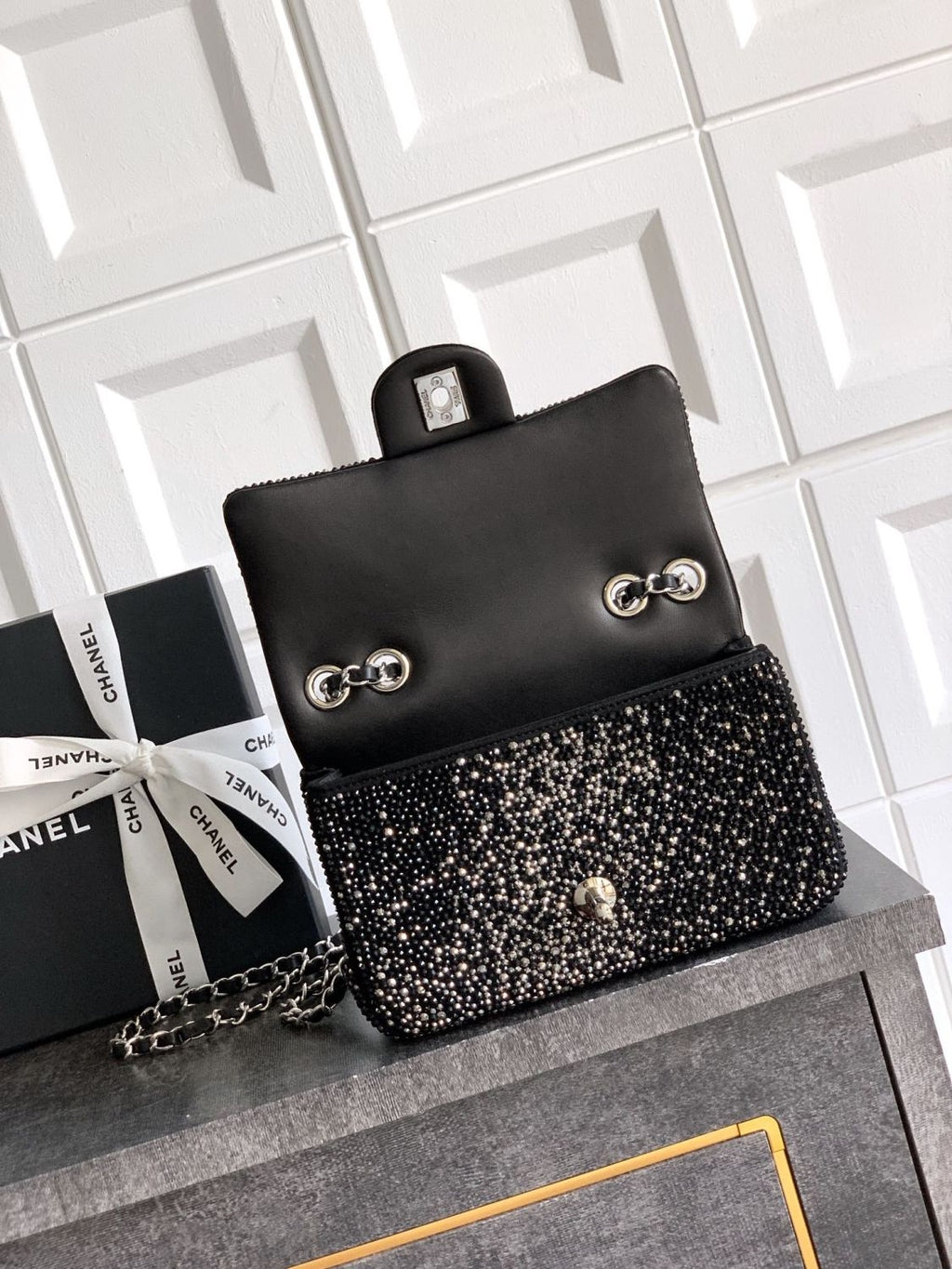 Chanel Women's Full-Diamond Logo Single-Shoulder Crossbody Bag Casual Solid-Color Chain-Strap Flip-Top Rotating Closure Handbag Bag Bags #81562