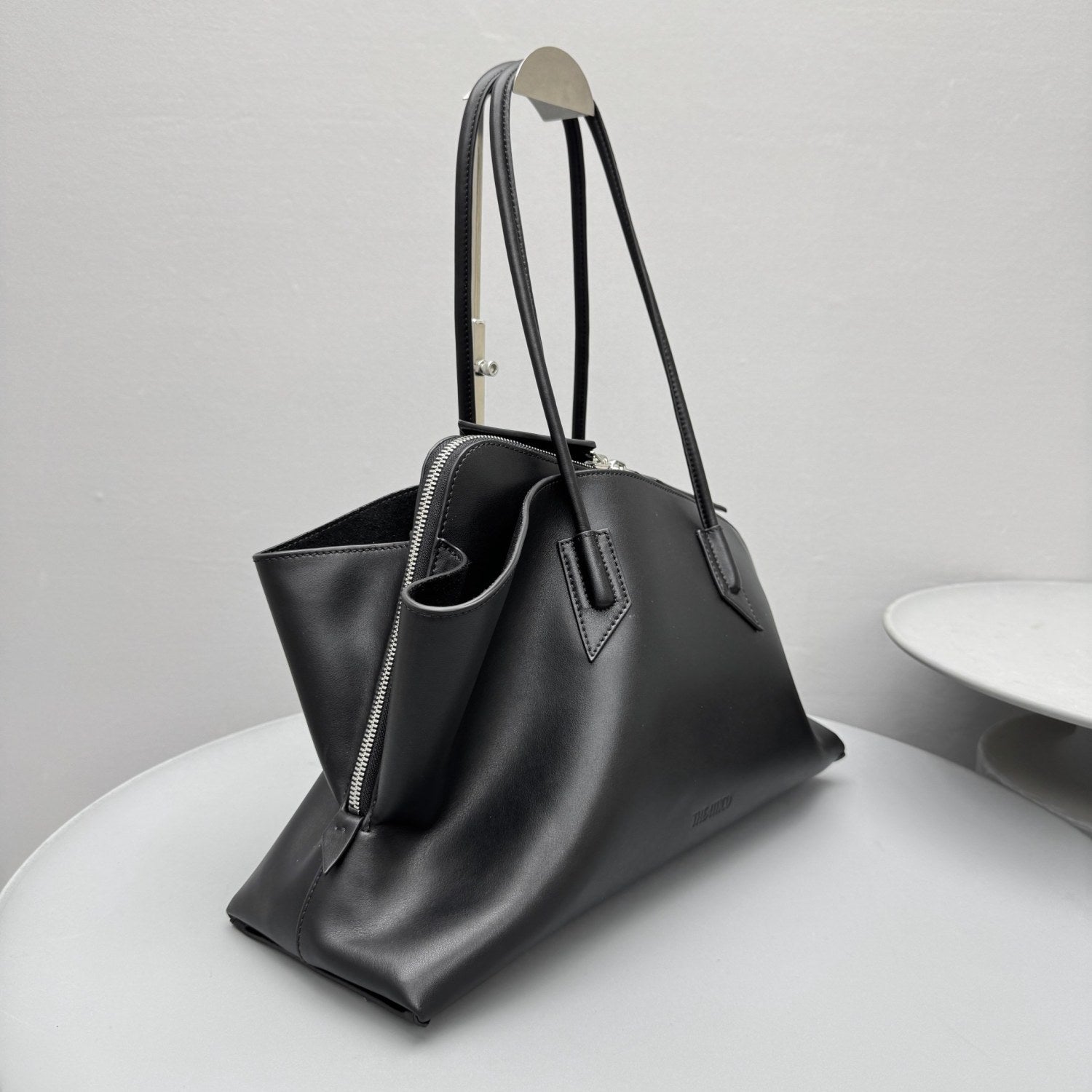 The Attico ''la Passeggiata Small'' Black Top Handle Women's Spring And Summer Fashion Shaped Clutch Bag Underarm Bag Fashion Design Modern Bags Ngvp #1721