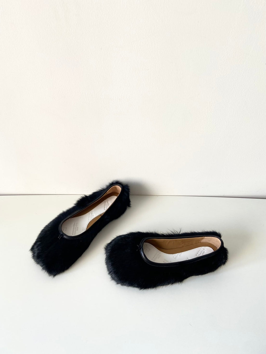 Maison Margiela Spring And Autumn Plush Split Toe Shoes Fashion Casual Comfortable Flat Shoes Solid Colour Temperament Women's Shoes #81148