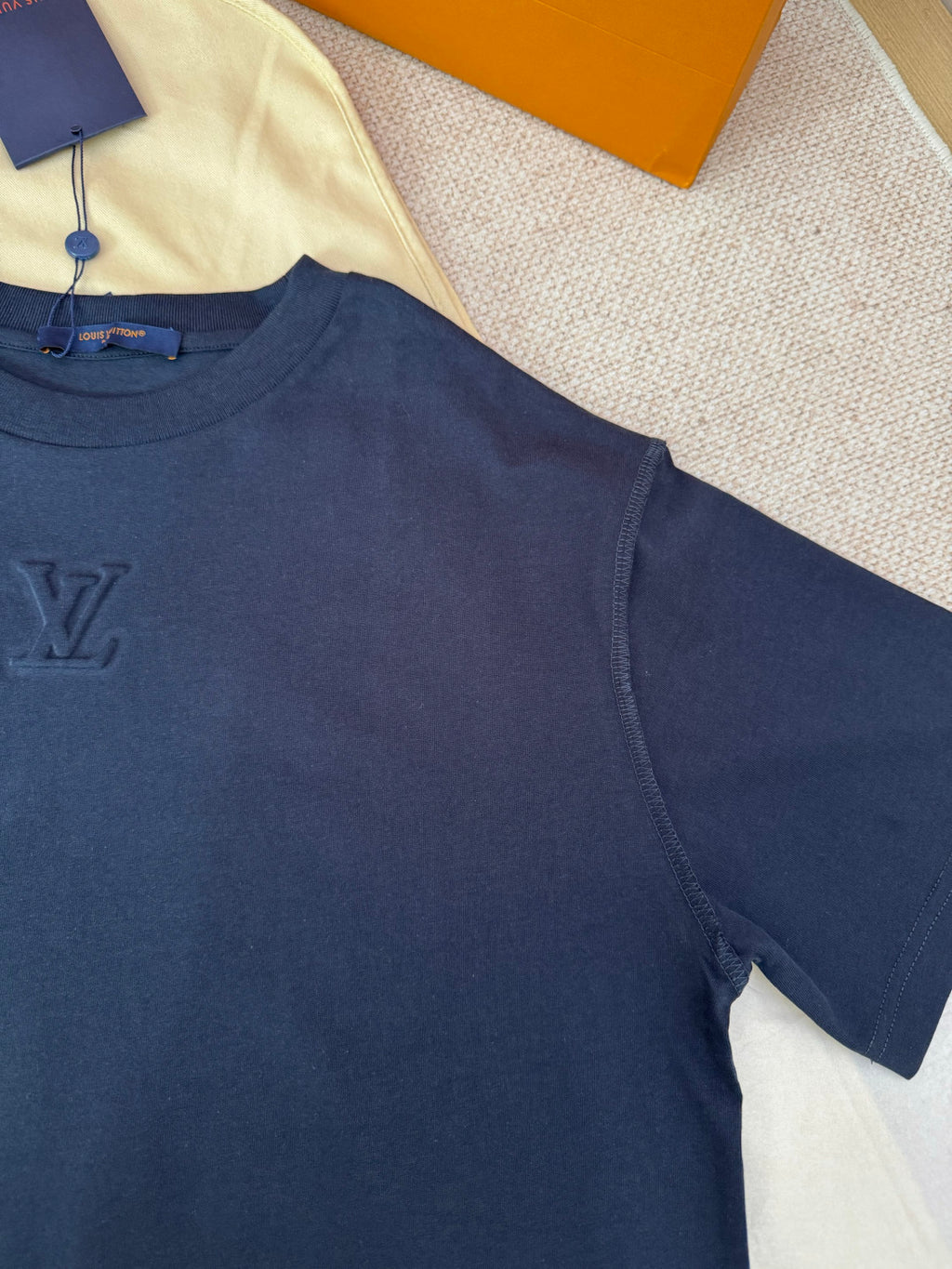 Louis Vuitton Embossed Lv T-shirt #334929