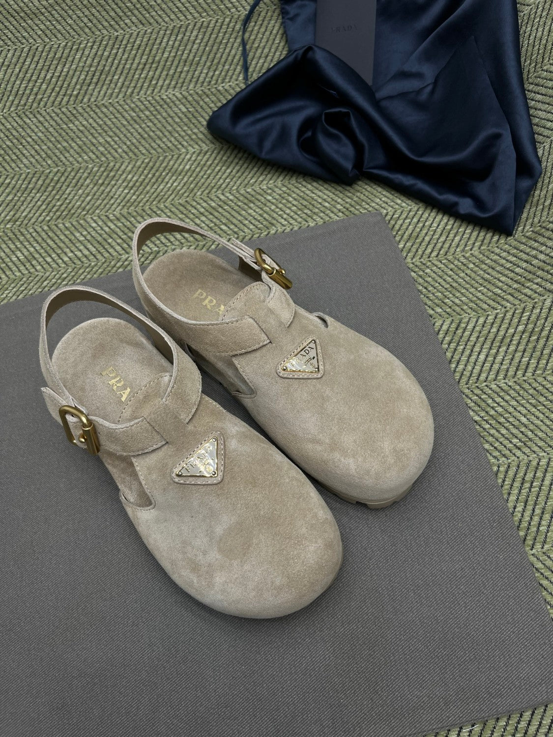 Prada Women's Spring And Summer Suede Buckle Fashion Casual Sandals Comfortable Flat Single Shoes #81368