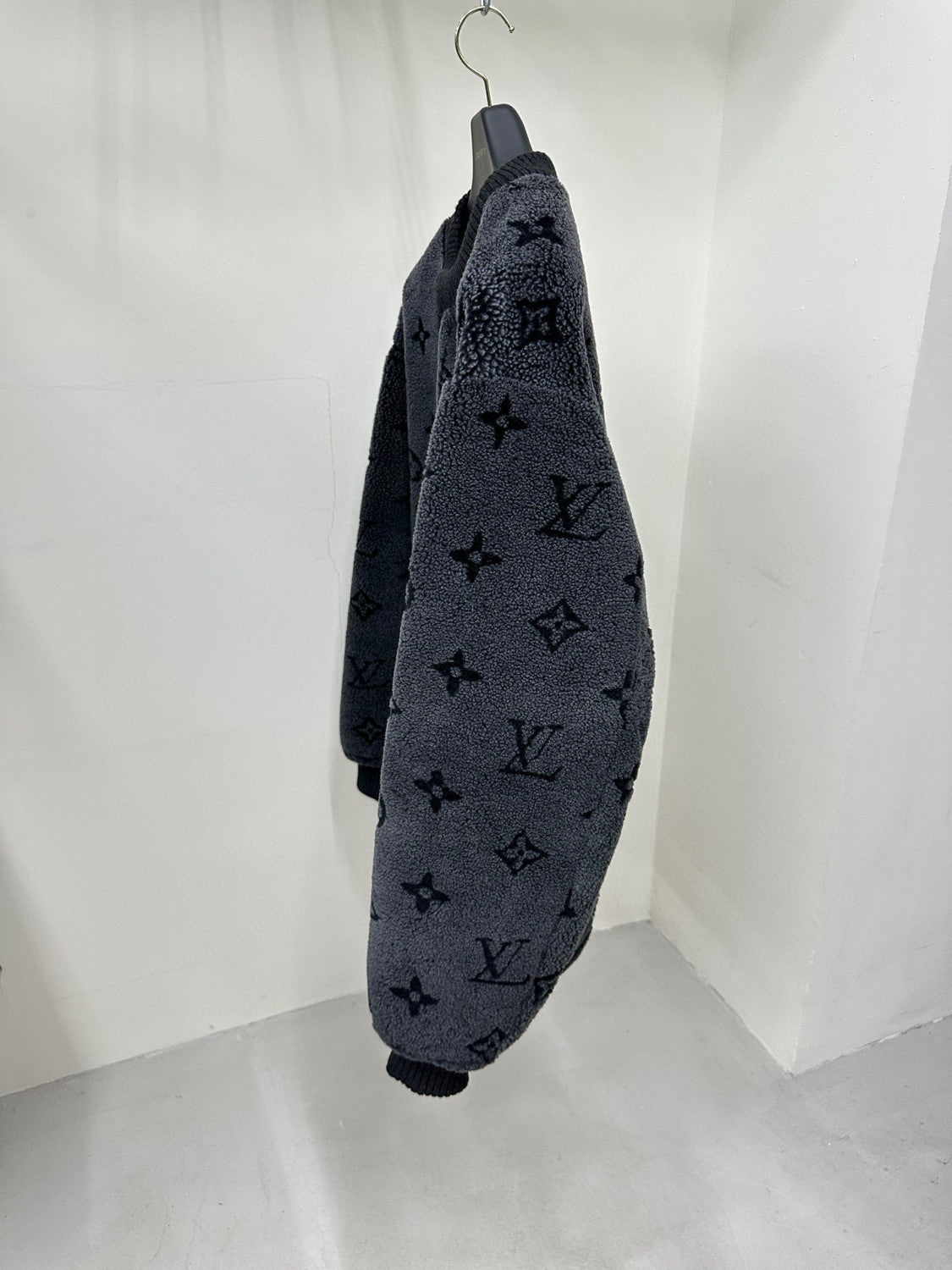 Louis Vuitton Wear a Long Sleeved Pullover On Both Sides Jacket #21796