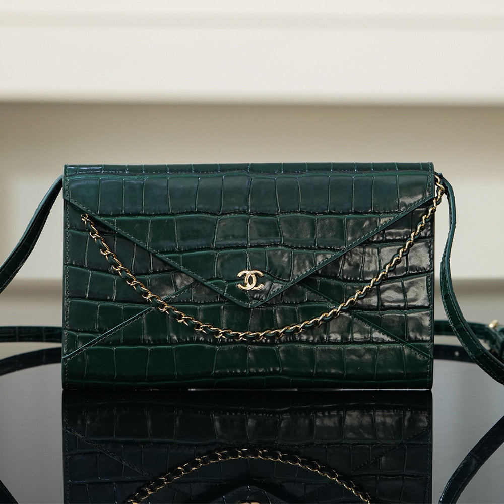 Chanel 26S Crocodile-print Envelope Bag Green Classic Envelope-style Flap Silhouette Matching Leather Shoulder Strap Can Be Worn Crossbody Over The Shoulder Or Carried By Hand Bags Lady #197124