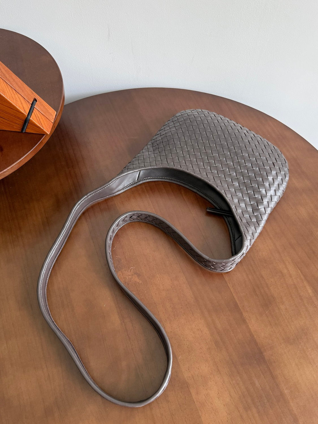 Bottega Veneta  Small Veneto Men's And Women's Fashionable Simple  Classic Checkered Weave Solid Color Leather Crossbody Bag And Handbag Bags 836918V5RI12816 #78345