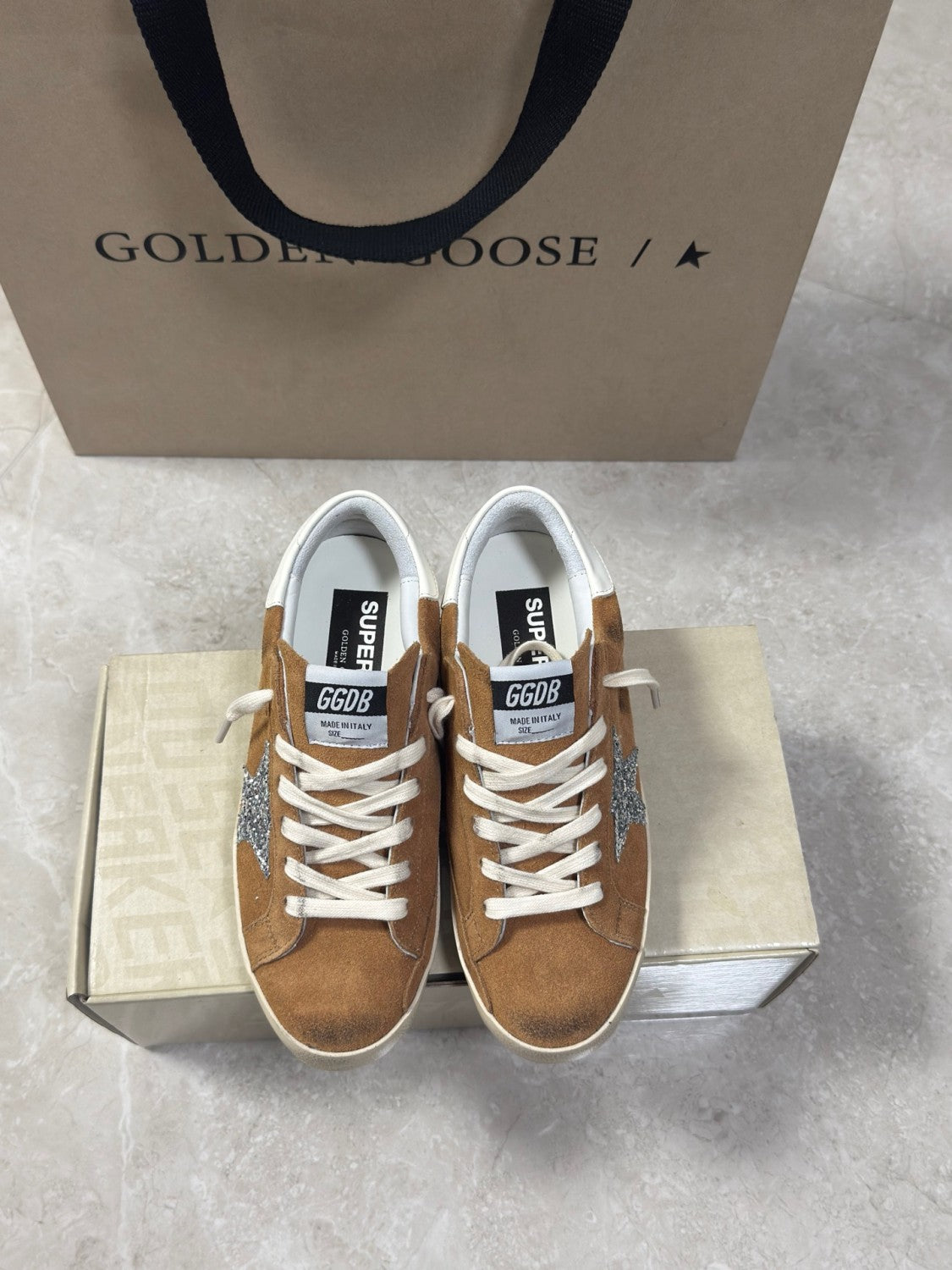 Golden Goose Ball Star in Gray Suede With Leather Star and Nappa Leather #382031