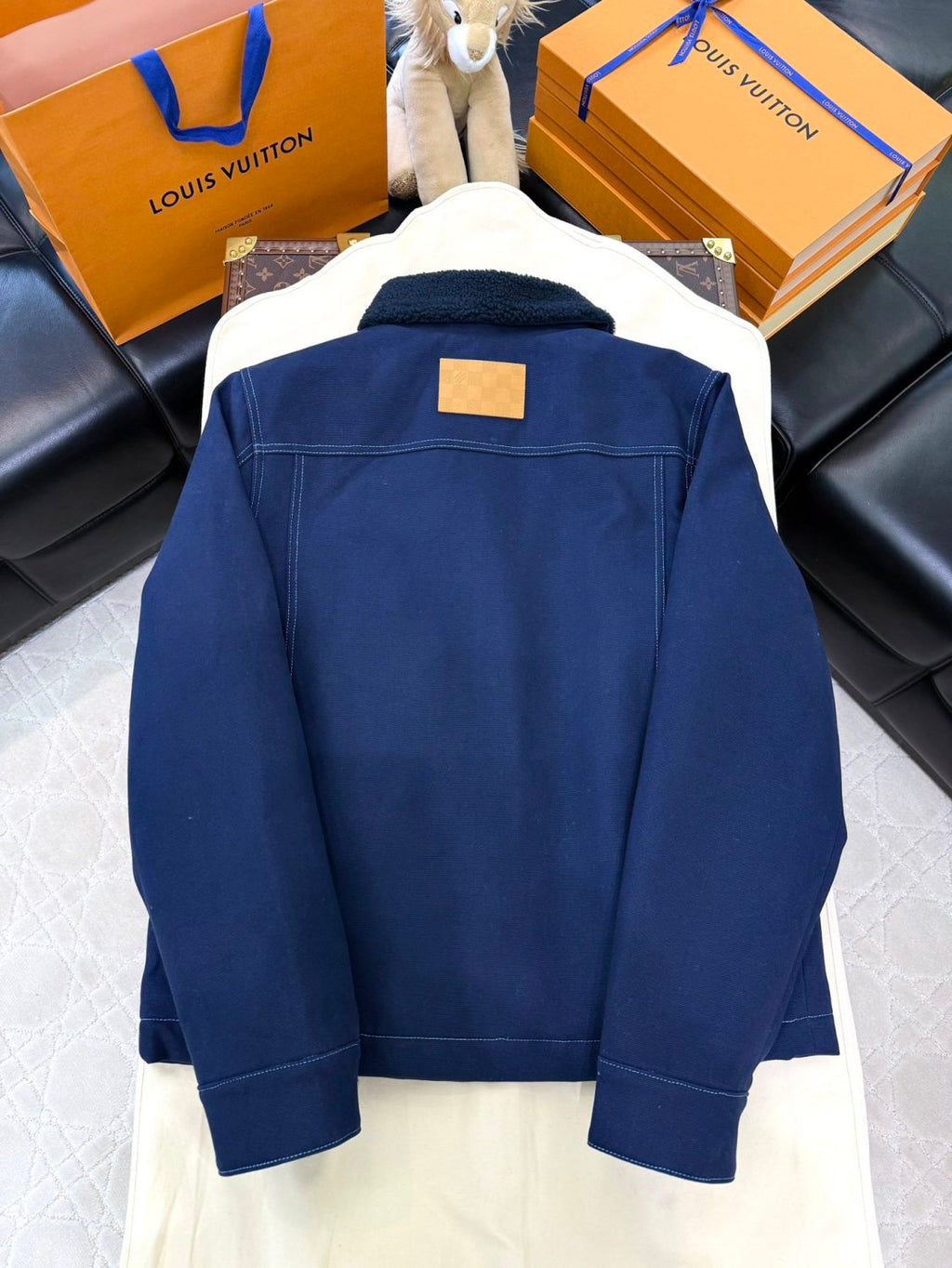 Louis Vuitton Men's Autumn and Winter Solid Color Lamb's wool Embroidered Logo Printed Zipper Closure Splicing Lapel Long Sleeve Jacket #74693