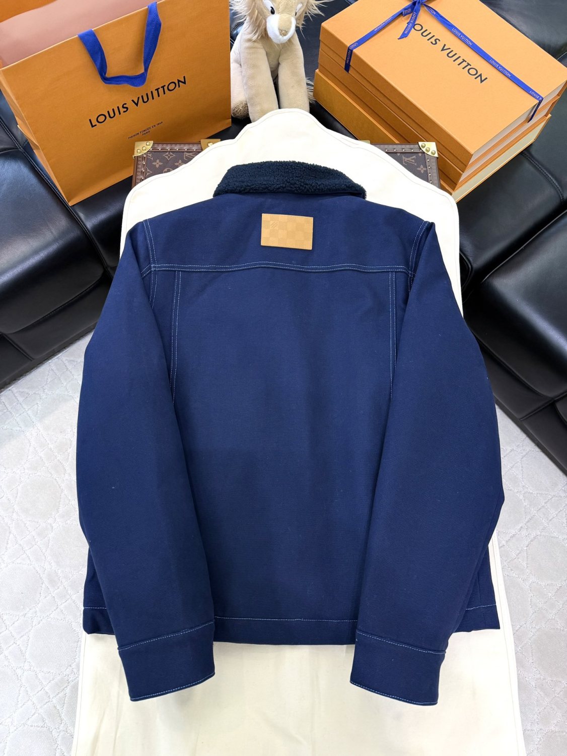 Louis Vuitton Men's Autumn and Winter Solid Color Lamb's wool Embroidered Logo Printed Zipper Closure Splicing Lapel Long Sleeve Jacket #74693