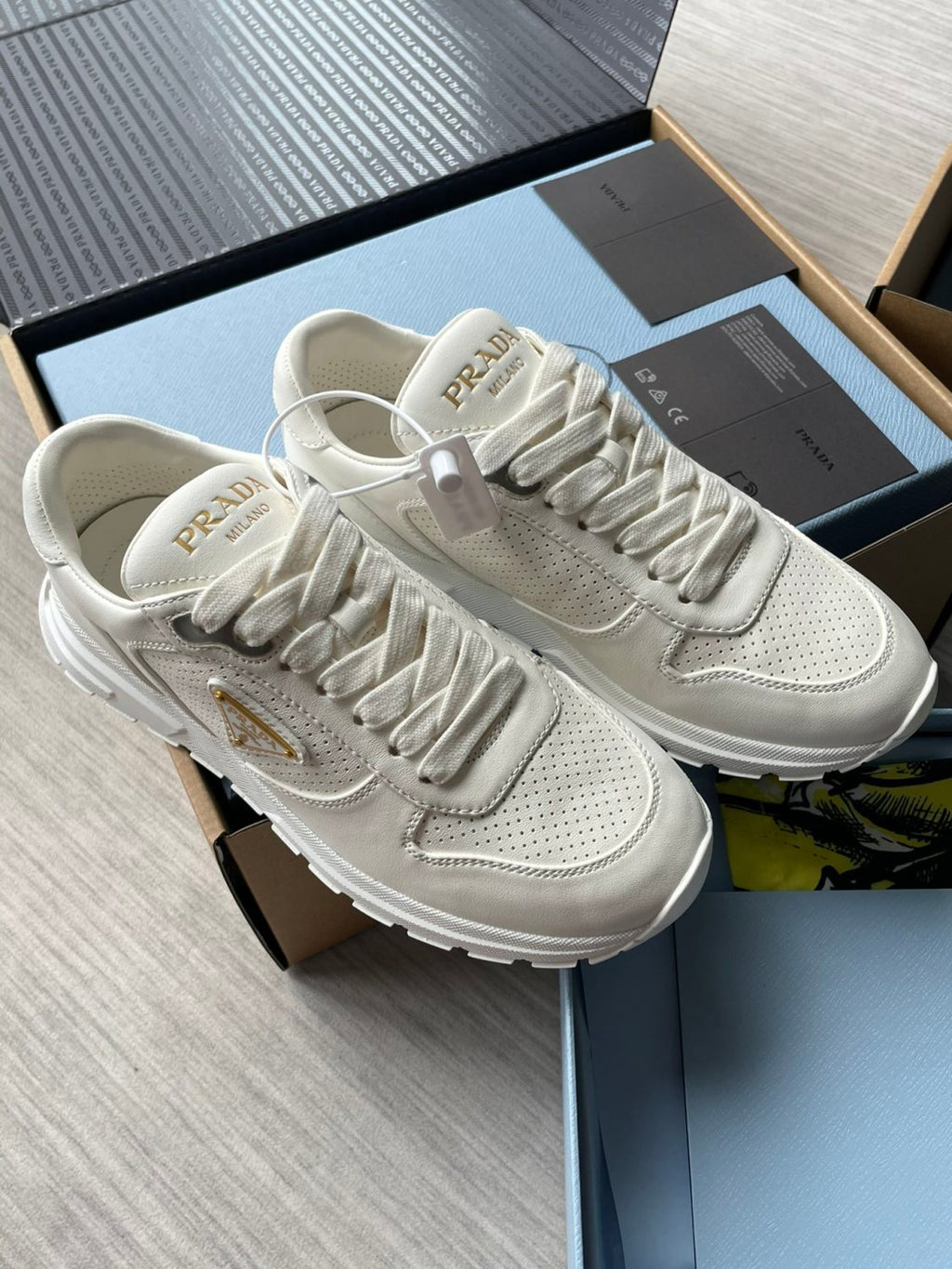 Prada Men's And Women's Spring/Summer Fashion Casual Round Toe Lace Up Enamel Triangle Metal Logo Leather Low Top Casual Sneakers  Shoes #78337