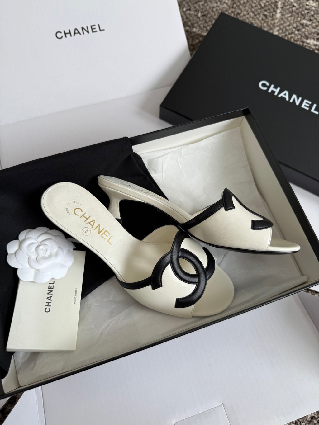 Chanel CC Slippers #381591