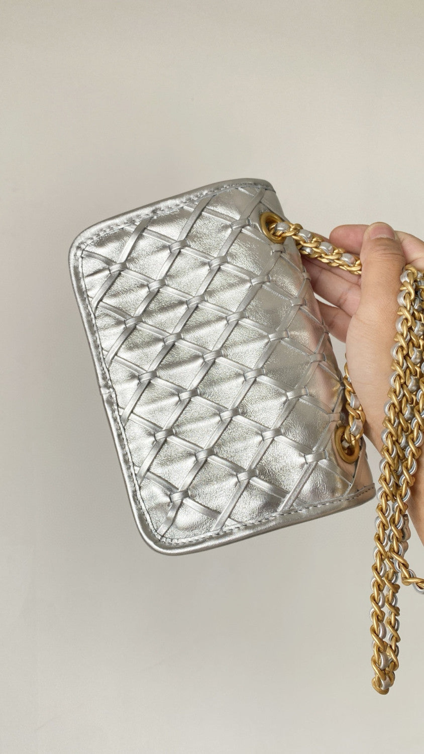 Chanel Women's Silver Lattice Chain Metallic Mirror Calfskin Shoulder Crossbody Bag Bags Metallic-colored Leather Tends To Fade Easily #76372
