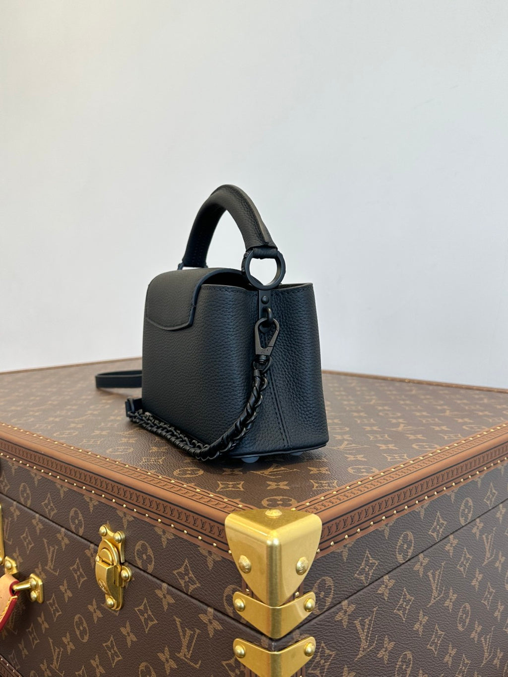 Louis Vuitton CAPUCINES EAST-WEST Women's Fashion Classic Solid Color Grain Leather Logo Handbag Shoulder Bag Bags M23955 #78951