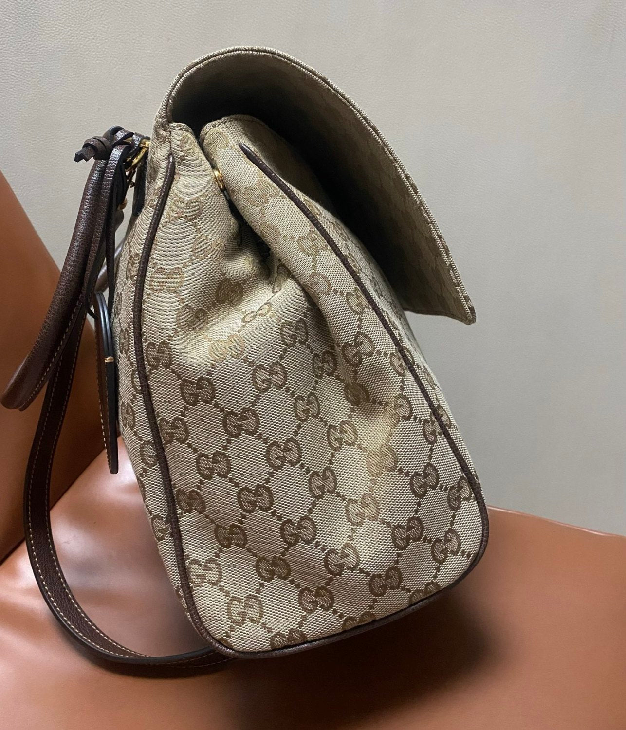 GUCCI Paparazzo Large Top Handle Bag Leather #383704