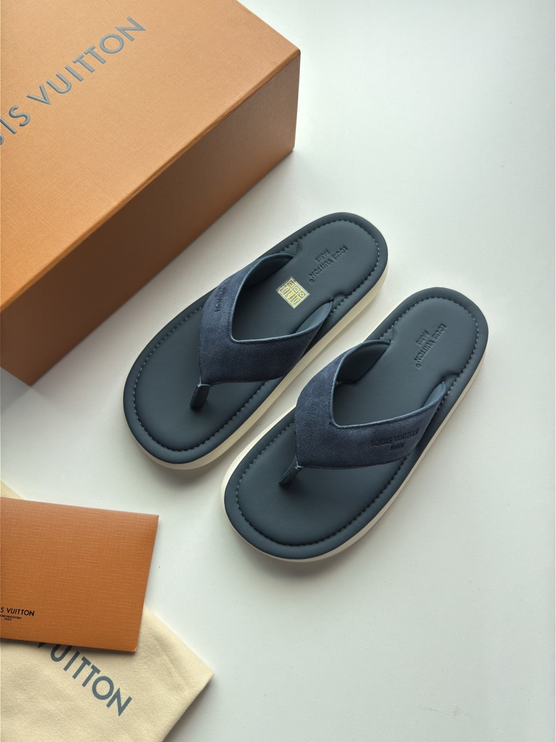Louis Vuitton LV Flip Thong Shoes #387886