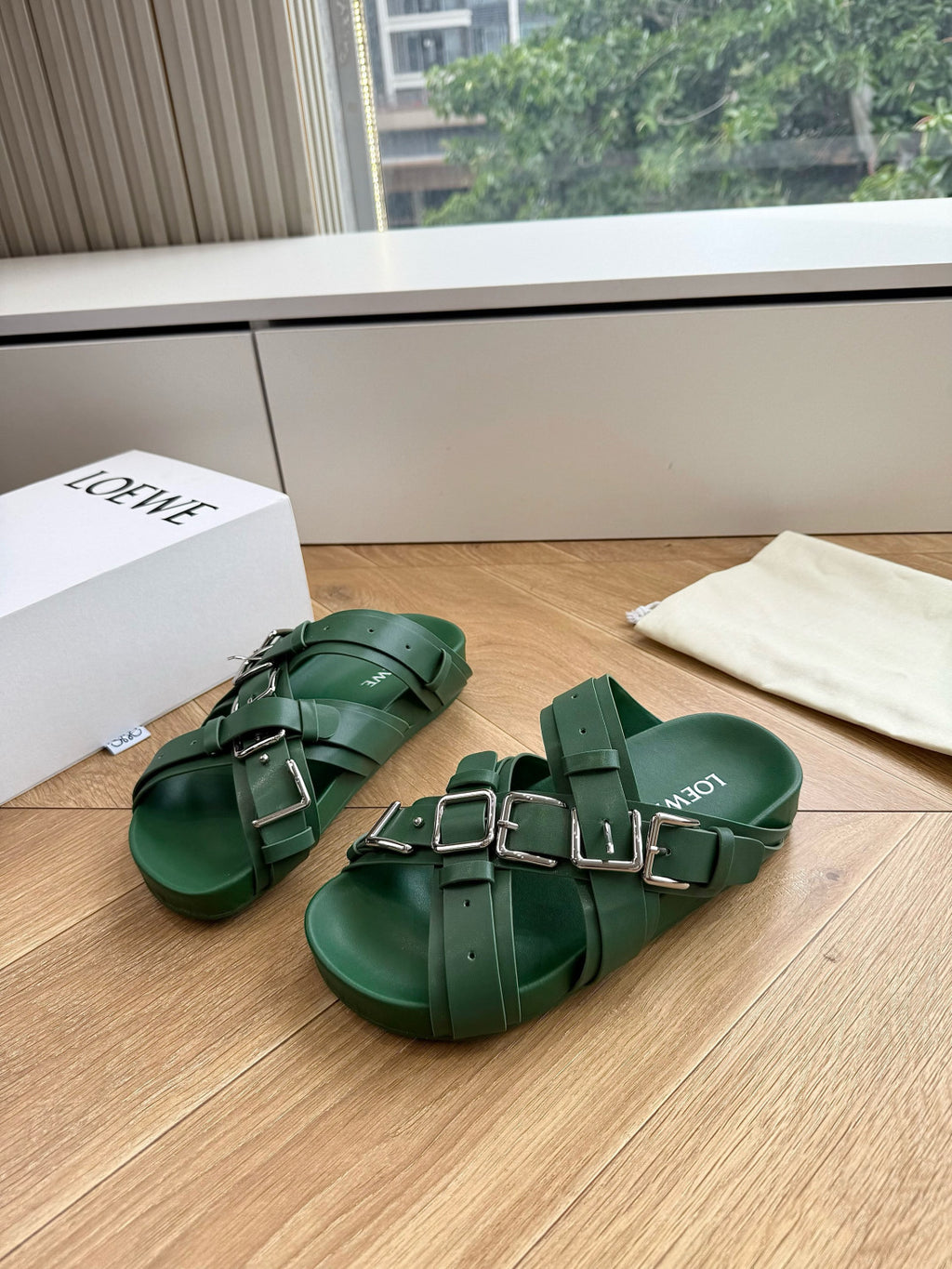 LOEWE Type Fussbett Sandal in Vegetable-tanned Calfskin #387117