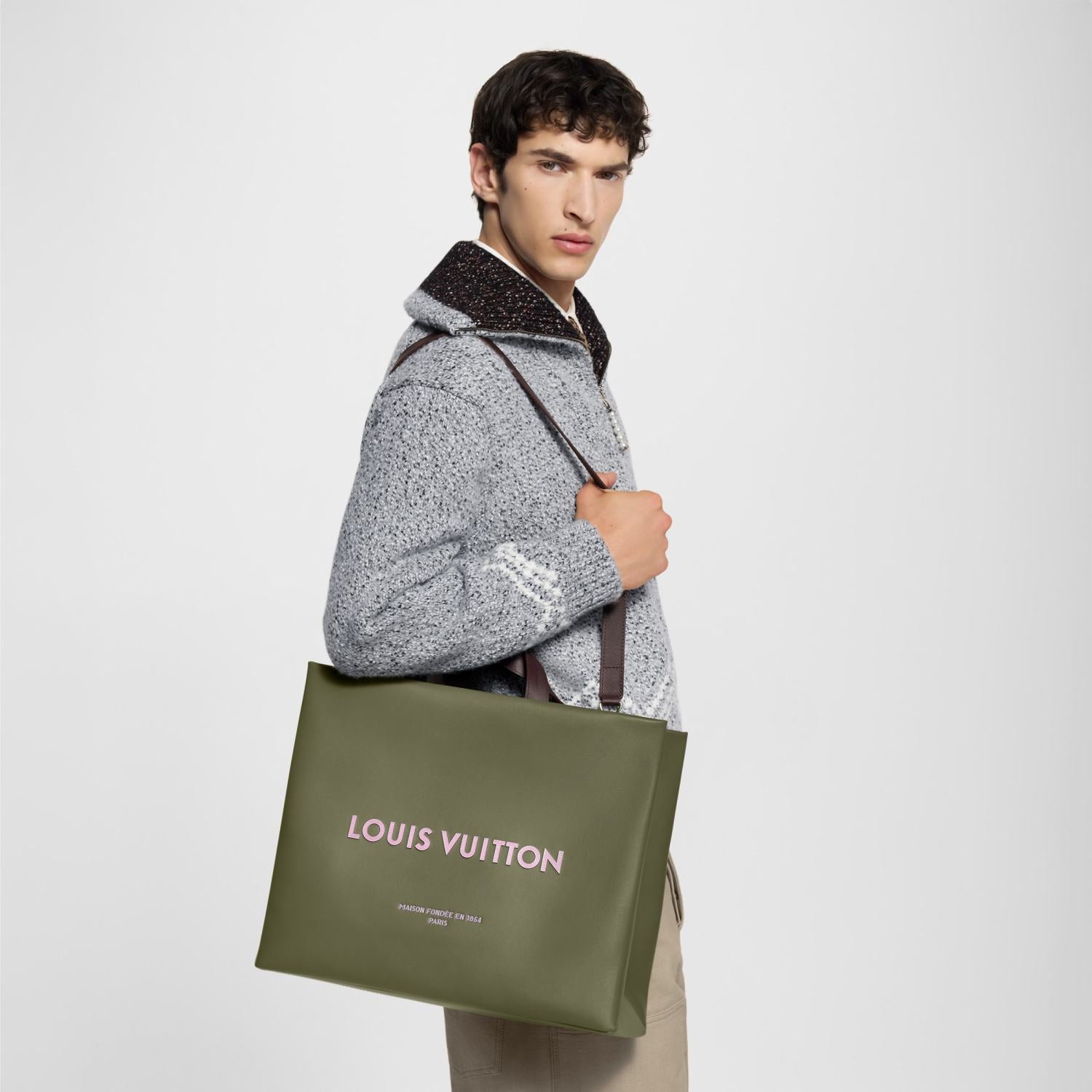 Louis Vuitton Shopper Tote MM Autres Cuirs Men Bags Fashionable Two-Tone Handbag  Bag Trendy Casual Luxury Logo Print Clutch M24457 M13979 M13982 M26082 M15273 #82365A