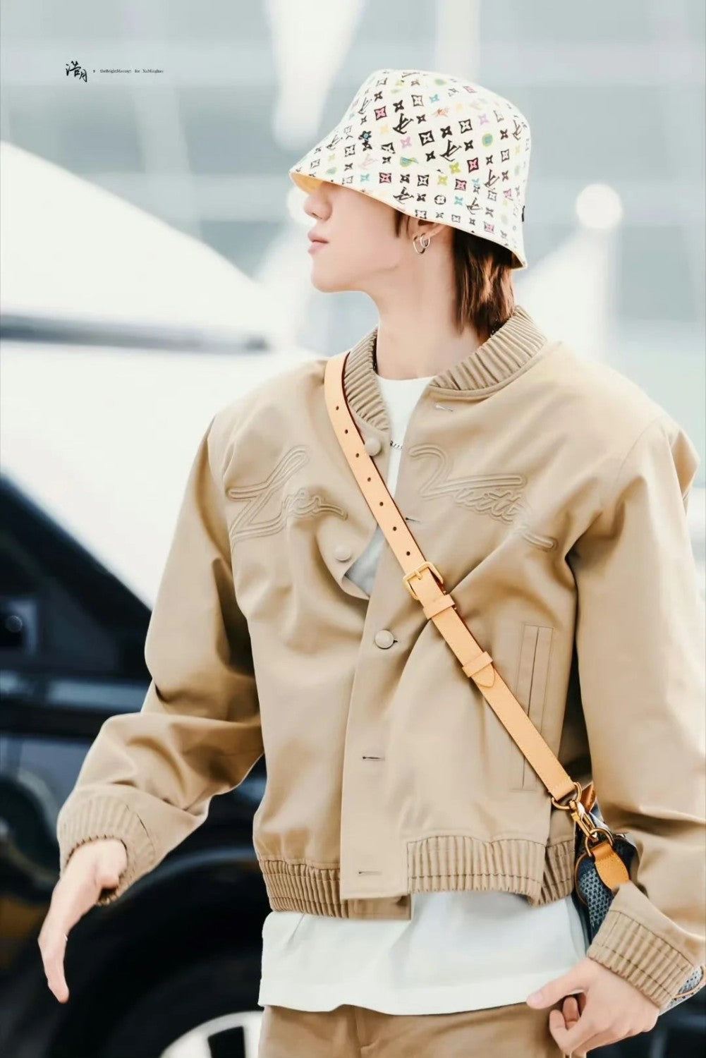 Louis Vuitton Men's Spring and Autumn Solid Color Embroidery Letter Print Zipper Long Sleeve Jacket #72532