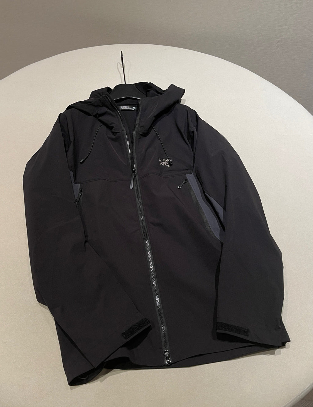 Arcteryx Serratus Hoody Men's Autumn/winter Fashion Casual Solid Color Logo Embroidery Soft Shell Fabric Hooded Zipper Jacket #78322