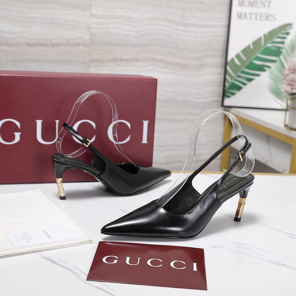 Gucci Cowhide Chain Decoration Horseshoe Heel Sandals #387647